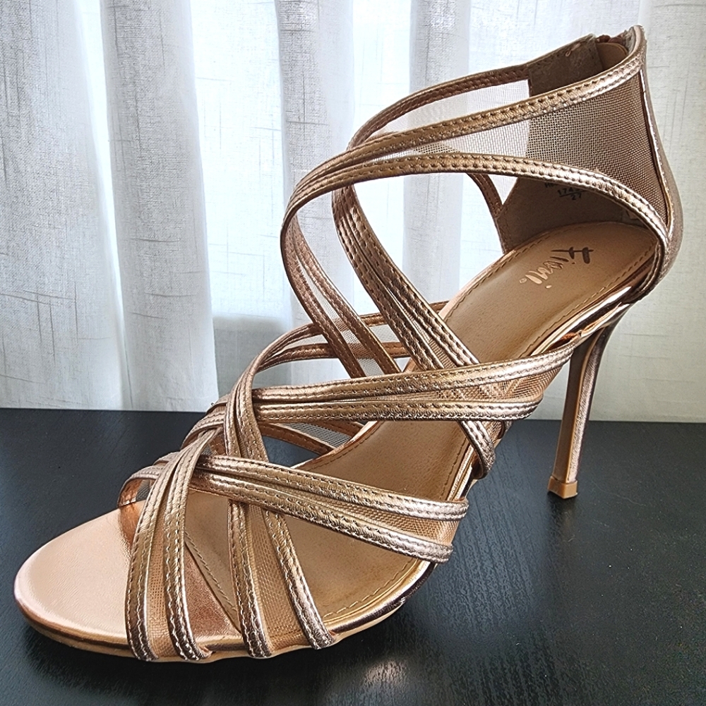 Fioni rose gold metallic mesh strappy back-zip stilleto heeled sandal. Size 9